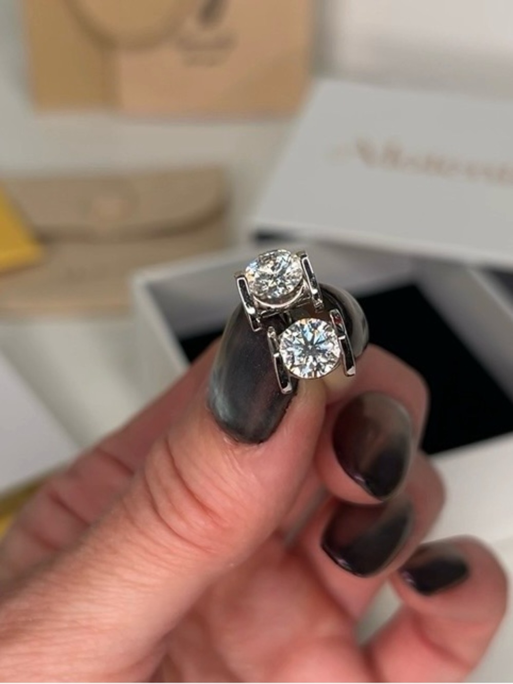 1CT Moissanite Heart stud earrings. 18K gold plating